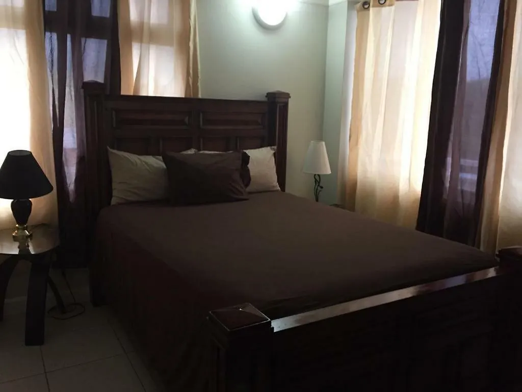 The Strathairn Apartman Kingston